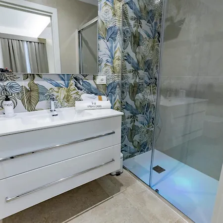 Urban Oasis Гостевой дом 3*